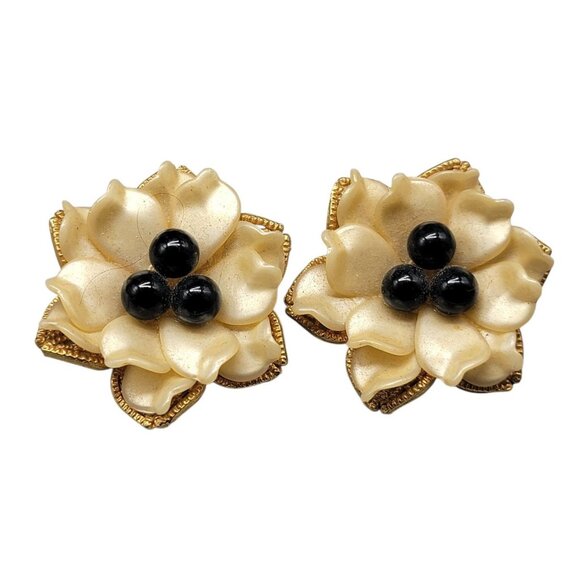 Judy Lee Flower Clip on Earrings Gold Tone Cream Layered Petals Black Center VTG - Picture 1 of 12